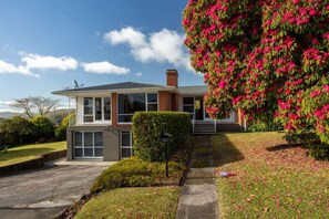 Exterior - All Seasons Escape | 5BR Cyclist's Hilltop Retreat (Rotorua)