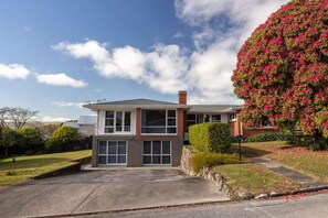 Exterior - All Seasons Escape | 5BR Cyclist's Hilltop Retreat (Rotorua)