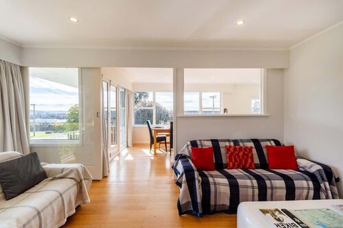 All Seasons Escape | Great Hilltop Location