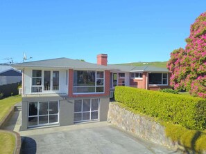 Exterior - All Seasons Escape | 5BR Cyclist's Hilltop Retreat (Rotorua)