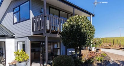 The Studio - Lovely Views in Great Location