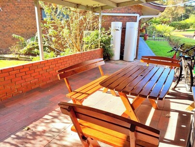 The Timboon Villa - 5 bedroom home