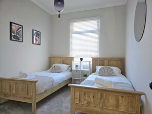 3 Schlafzimmer, Bügeleisen/Bügelbrett, WLAN, Bettwäsche