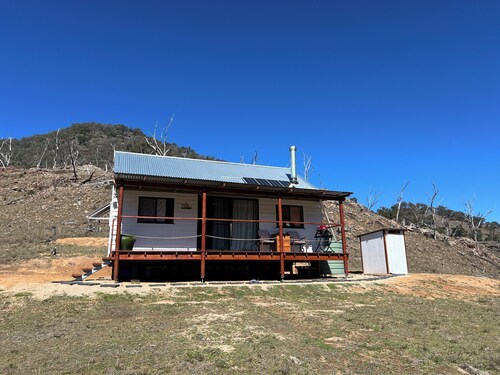 The Tenterfield Goat House
3000acres with frontage to the Mole/Deepwater rivers.
