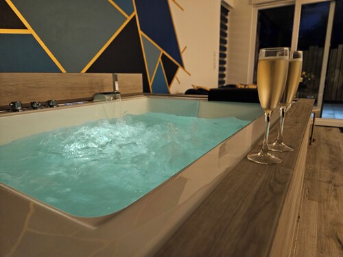 LG - Olympe Cachemire for a romantic getaway in Boulay