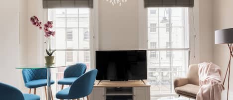 아파트, 시내 전망 | 거실 공간