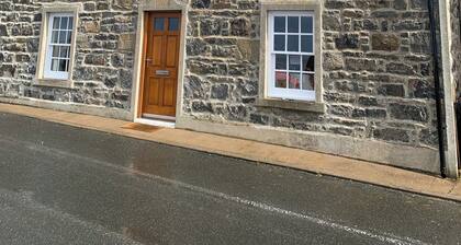 Directly overlooking the moray Firth with uninterrupted sea views pet friendly