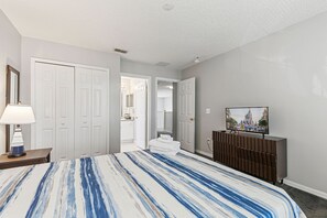 6 bedrooms, iron/ironing board, WiFi, bed sheets