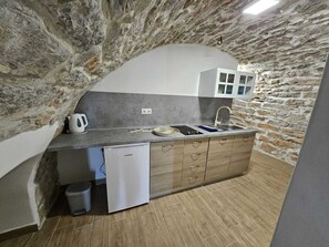 Fridge, oven, stovetop, dishwasher - Villa Nautia Stone House (Milohnici)