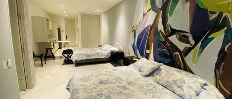 1 chambre, bureau, fer et planche à repasser, Wi-Fi