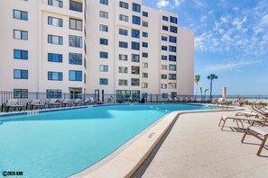 Pool - SANDARAC BEACHFRONT 2B/2B VACATION CONDO w/ GORGEOUS GULF VIEW, RESORT POOL + SCREENED LANAI! (Fort Myers Beach)