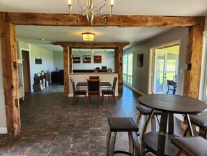 تناول الطعام