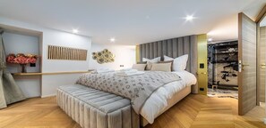 3 habitaciones, tabla de planchar con plancha y cuna de viaje 