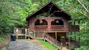 Exterior - HIDDEN HEART - Secluded Hideaway Close To Attractions In The Smoky Mountains!! (Sevierville)