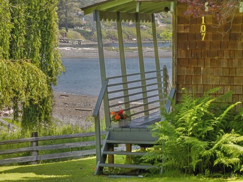 Newly Listed! Cozy Historic Cottage near town!