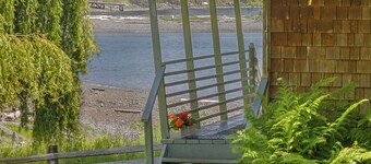 Newly Listed! Cozy Historic Cottage near town!