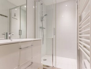 Bathroom - Renovated apartment near Paradisio, 200m from slopes, balcony, TV (La Plagne Montchavin Les Coches)