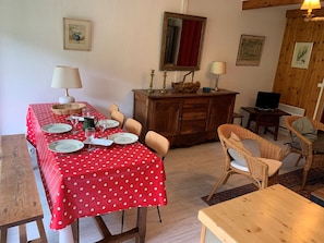 Dining - Apartment 6 pers, near slopes, parking available (Enchastrayes)