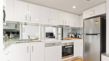 Fridge, microwave, oven, stovetop