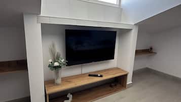 Family Apartment, Garden View | Premium bedding, individually decorated, individually furnished, desk