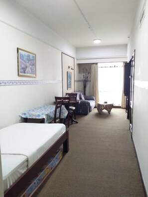 Deluxe-lejlighed - byudsigt | 1 soveværelse, premium-sengetøj, gratis Wi-Fi