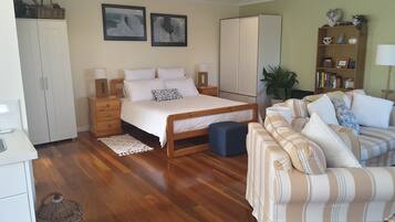 1 bedroom, iron/ironing board, free WiFi, bed sheets