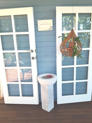 Interior - Cosy Bayside Studio - A Quiet Retreat (Manly West)