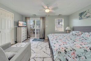 3 bedrooms, in-room safe, iron/ironing board, WiFi - Beautiful Single family home recently updated 4 blocks from the beach (Wildwood)