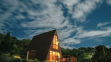 Chalet rustique Deluxe, 1 chambre, vue sur la ville, côté montagne | 2 chambres, accès au Wi-Fi (inclus), literie fournie