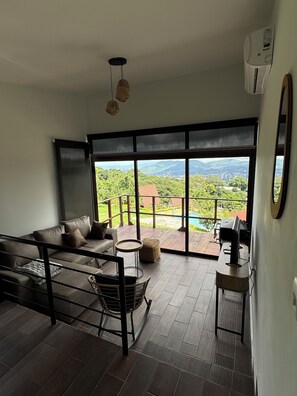 Wi-Fi de cortesia, roupa de cama