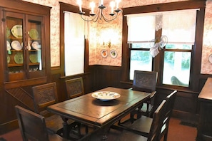Dining - Tom's Farm Country Retreat (Conneaut Lake)