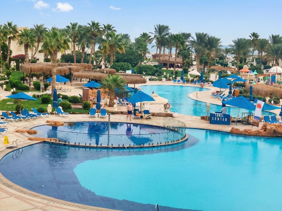 6 outdoor pools, pool umbrellas, pool loungers