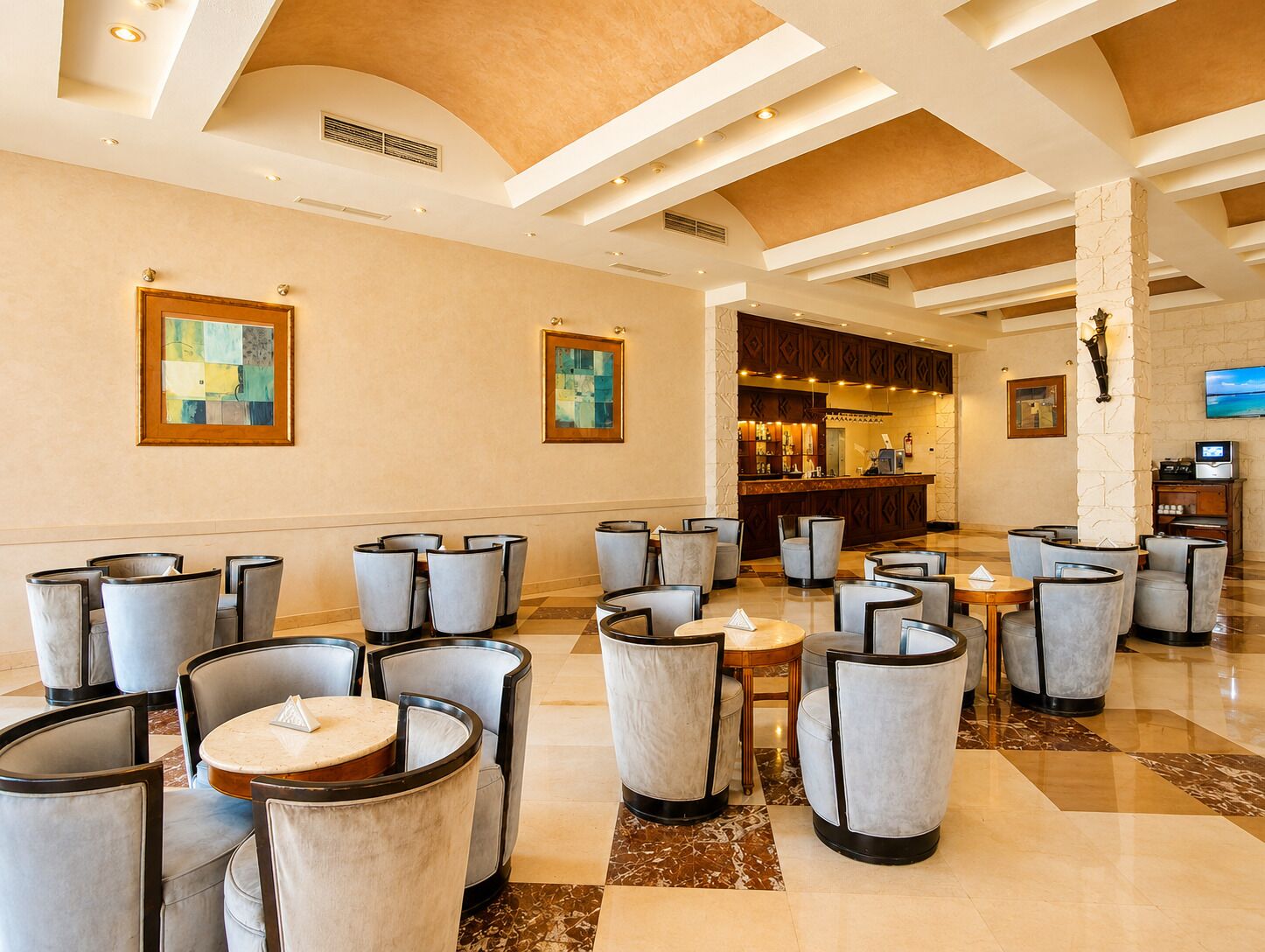 8 bars/lounges, 2 swim-up bars, 2 poolside bars, beach bar