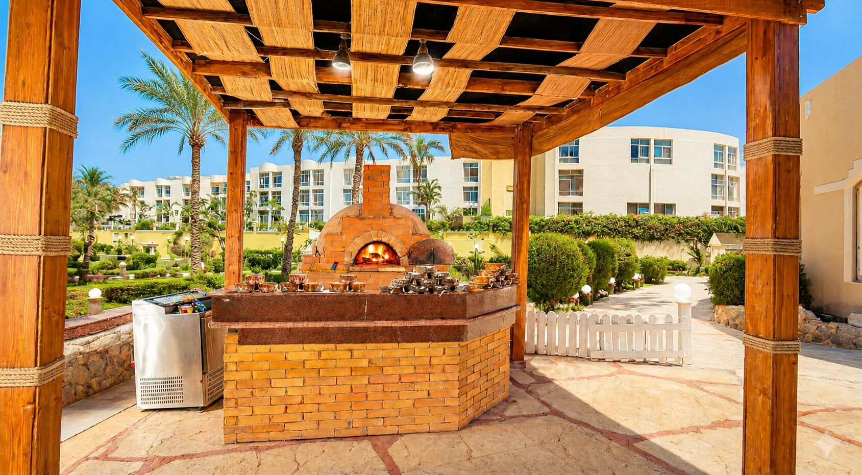 7 restaurants, breakfast, lunch, dinner served; international cuisine