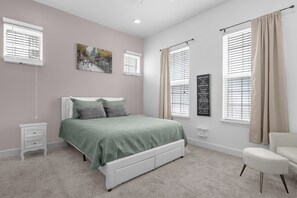 5 bedrooms, desk, iron/ironing board, WiFi