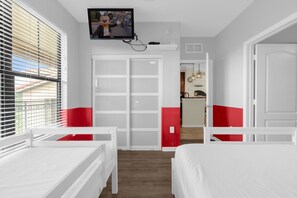 3 Schlafzimmer, Bügeleisen/Bügelbrett, Reisekinderbett, WLAN