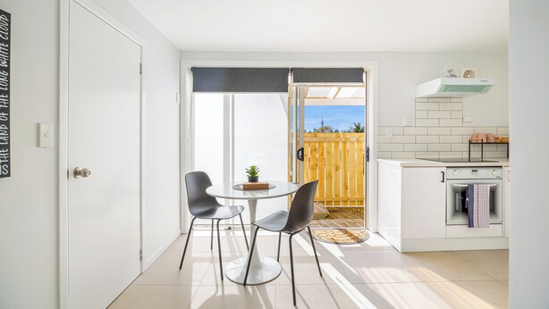 Apartment | In-room dining - Riches Stay and Sleep Unit with Wi-Fi  (Auckland)