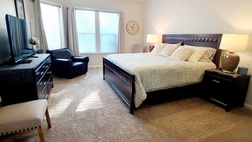 3 多间卧室、办公桌、熨斗/熨衣板、旅行婴儿床