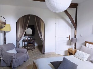 1 chambre, bureau, fer et planche Ă repasser, Wi-Fi gratuit