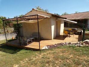 Outdoor dining - Le Relais de la Cavayere (Carcassonne)