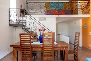 Dining room - La Mela apartment (Meta)