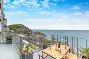 Outdoor dining - 2 Bed in Ilfracombe (oc-d9720) (Ilfracombe)