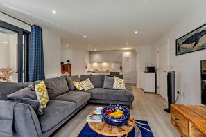 TV - 2 Bed in Woolacombe (oc-s29622) (Woolacombe)