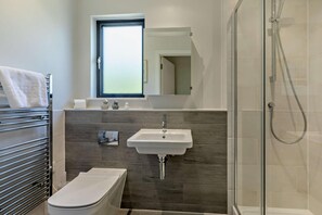Bathroom - 2 Bed in Woolacombe (oc-s29622) (Woolacombe)