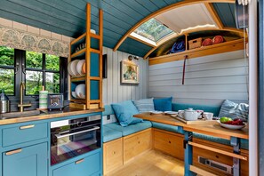 Fridge, oven, cookware/dishes/utensils