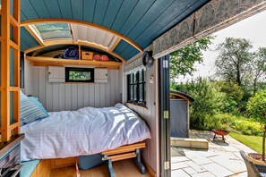 1 bedroom, iron/ironing board, WiFi (free), bed sheets - 1 Bed in Withypool (oc-s29887) (Withypool)