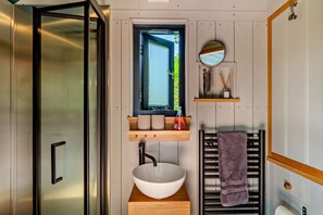 Towels - 1 Bed in Withypool (oc-s29887) (Withypool)