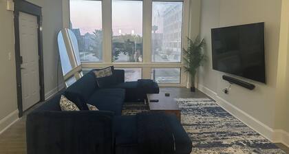 Downtown Luxury meets Modern 3Bed/3bath apt. w/parking - 5mins from Penn Station