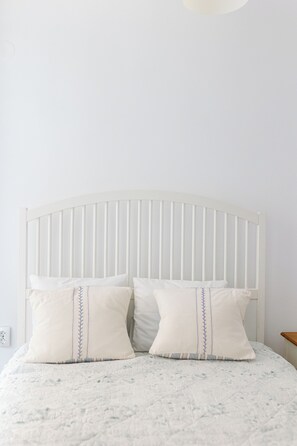 1 habitación, tabla de planchar con plancha, wifi gratis y ropa de cama 