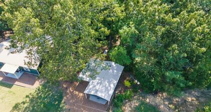 Enid Lake's studio in Plum Point, .5 mile from boat ramp